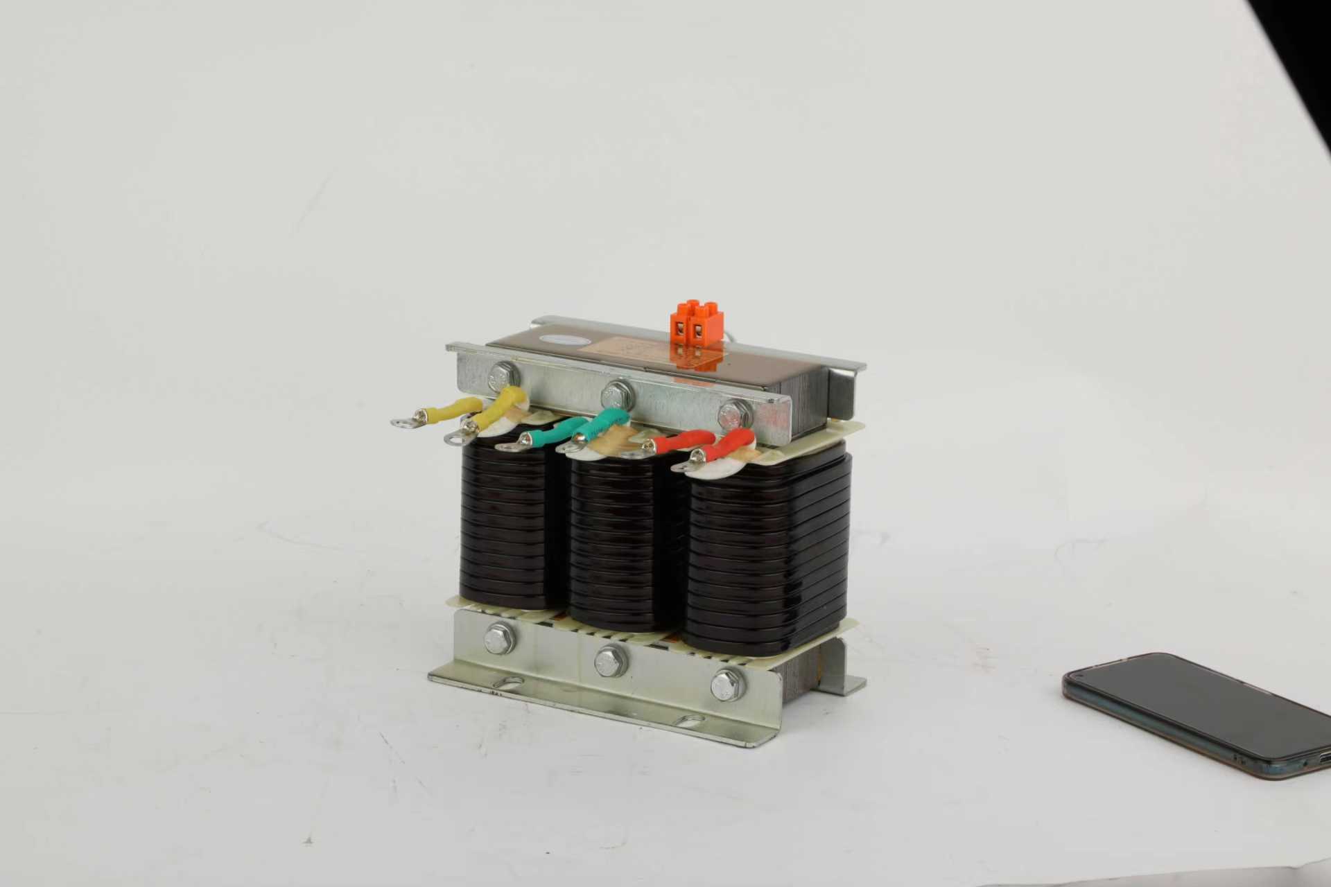 Quel rôle jouent les réacteurs dans les systèmes électriques modernes ?